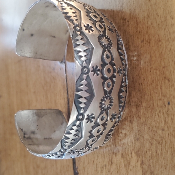Sterling Silver Cuff. - Picture 1 of 3